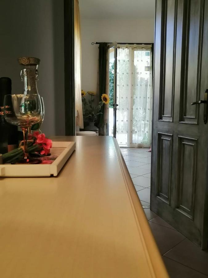 Domos Le Due Tuie Bed & Breakfast Piscinas Ngoại thất bức ảnh