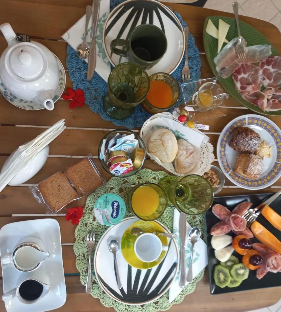 Domos Le Due Tuie Bed & Breakfast Piscinas Ngoại thất bức ảnh