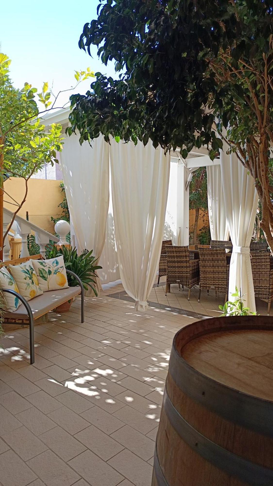 Domos Le Due Tuie Bed & Breakfast Piscinas Ngoại thất bức ảnh