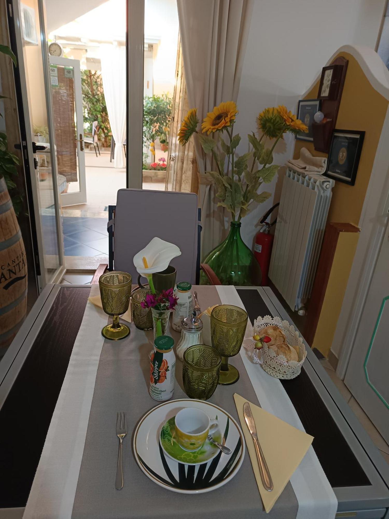 Domos Le Due Tuie Bed & Breakfast Piscinas Ngoại thất bức ảnh